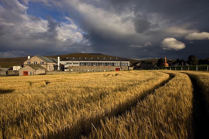 johnnie walker distillery scotland whiskey - Luxe Digital